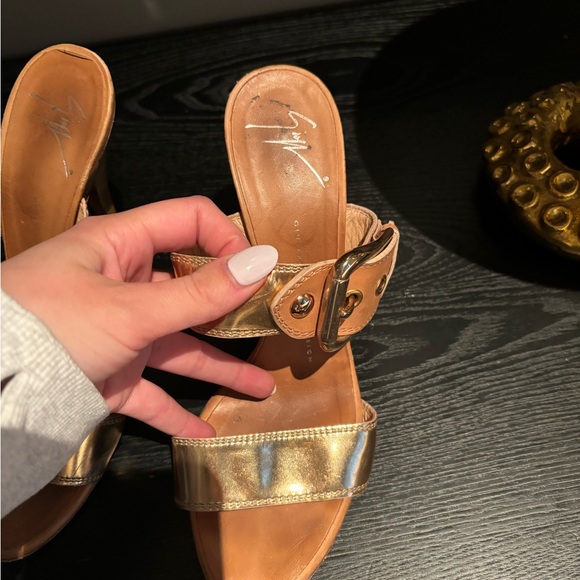 RARE Giuseppe Zanotti kitten heel - Picture 2 of 8